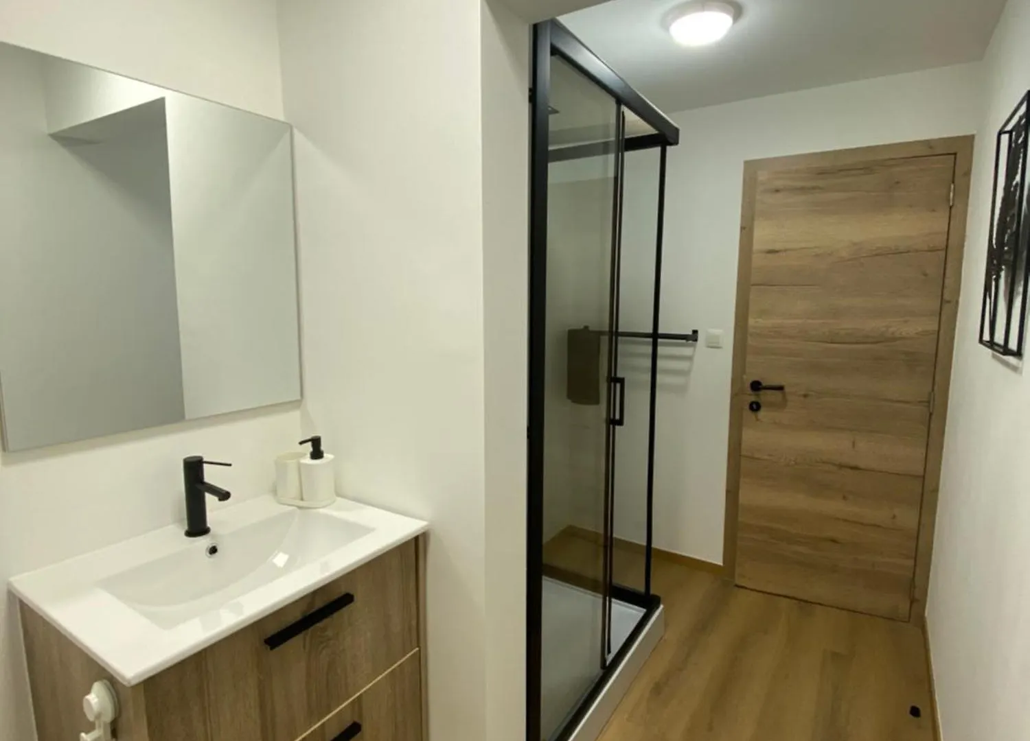 1-D011 Superbe Appartement Spacieux Tres Calme Charleroi 0*,  Belgium